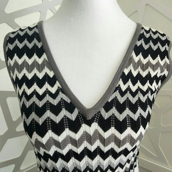 Womens Black & White Knit Midi Dress - Picture 2 of 6
